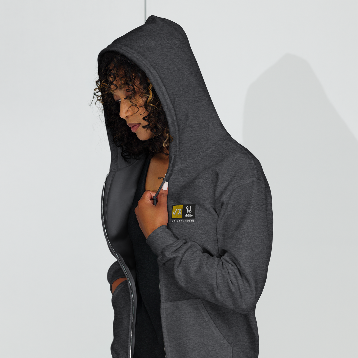 Raikantopeni Embroidered Zip Hoodie